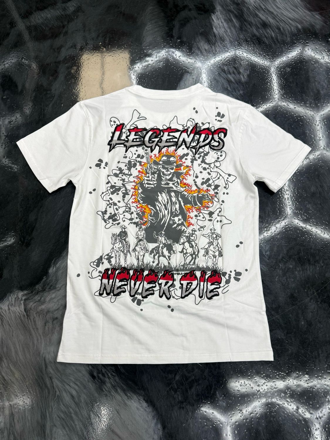 Legends Never Die Shirt (Focus Fit)