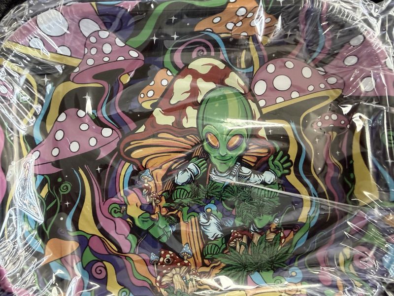 8 PC alien smoking travel kit
