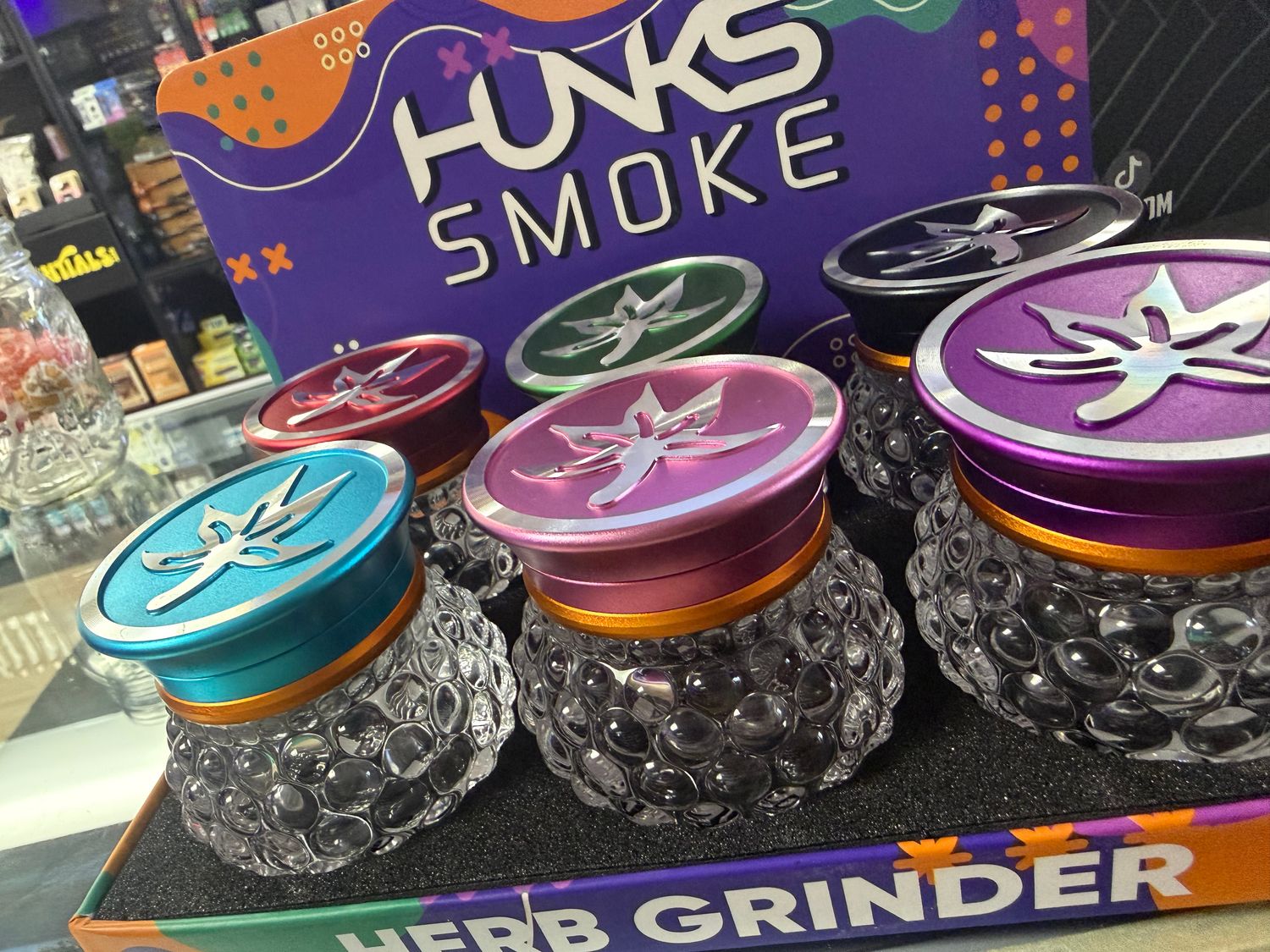 Hunks 3pc jar grinder, Color: Red