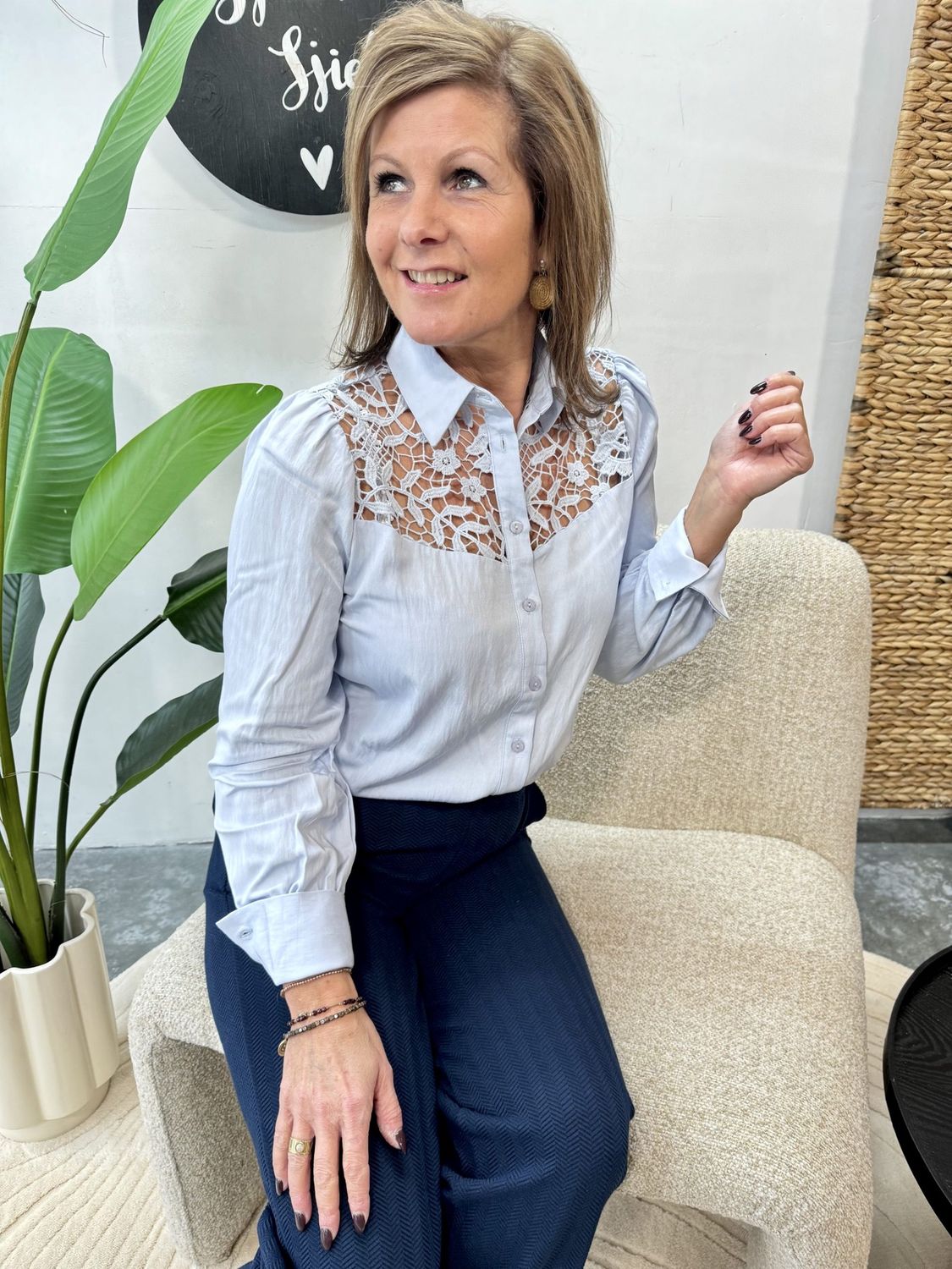 Blouse Tyria Blue Wash met Kant