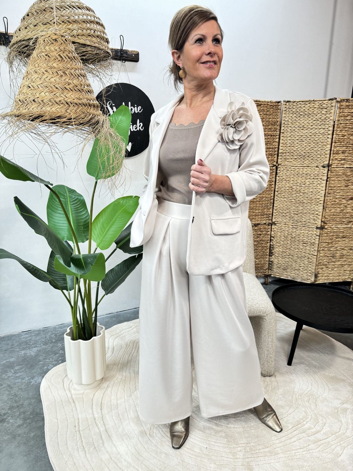 Pak Isolde Beige Blazer en Pantalon
