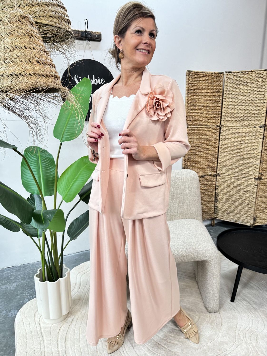 Pak Isolde Lichtroze Blazer en Broek