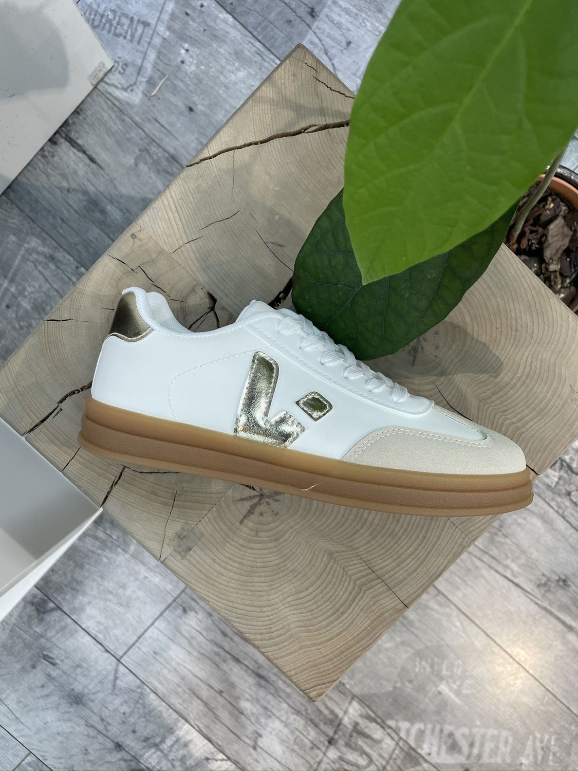 Sneaker V Wit met Goud