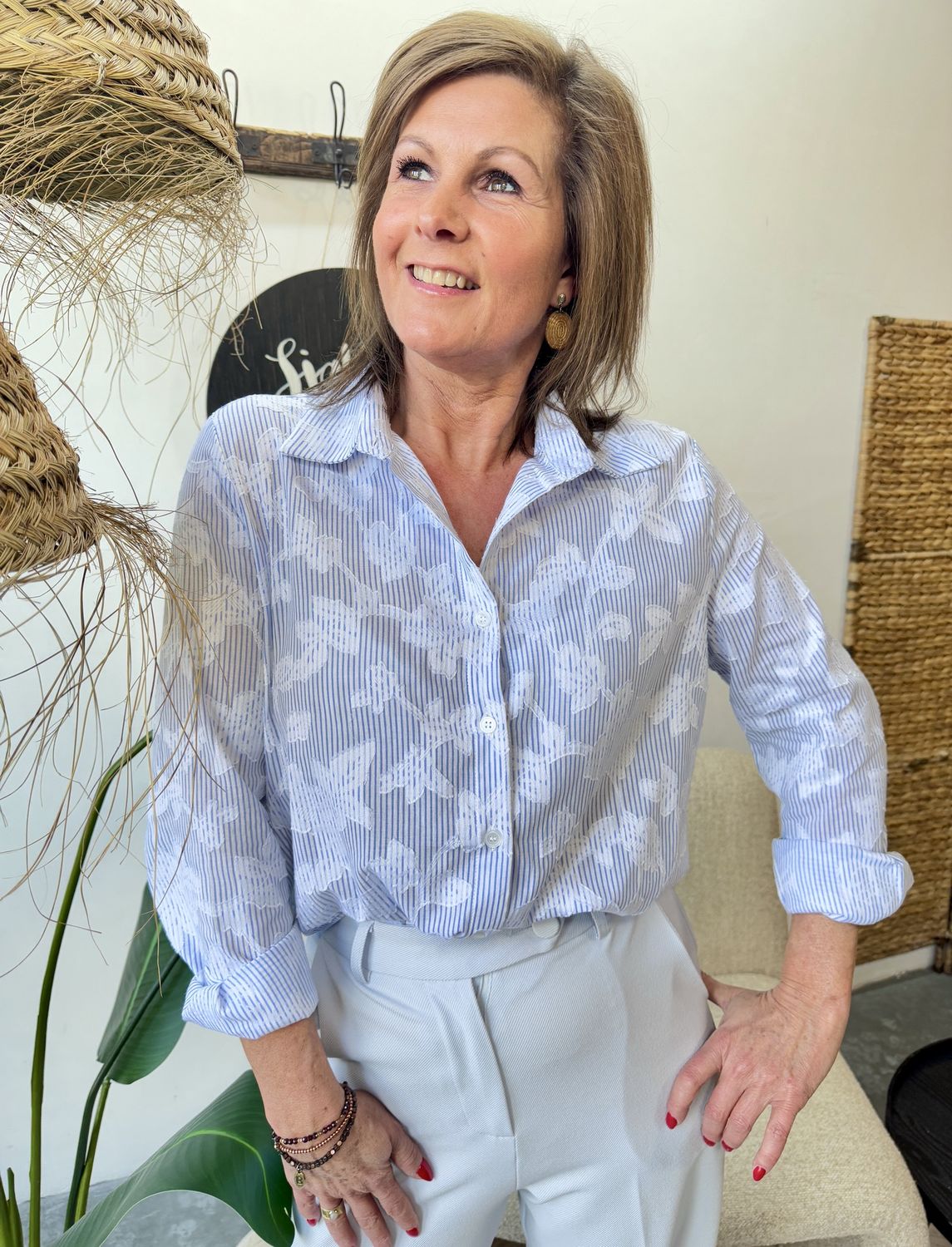 Blouse Avalora Lichtblauw Streepje met Wit Borduursel
