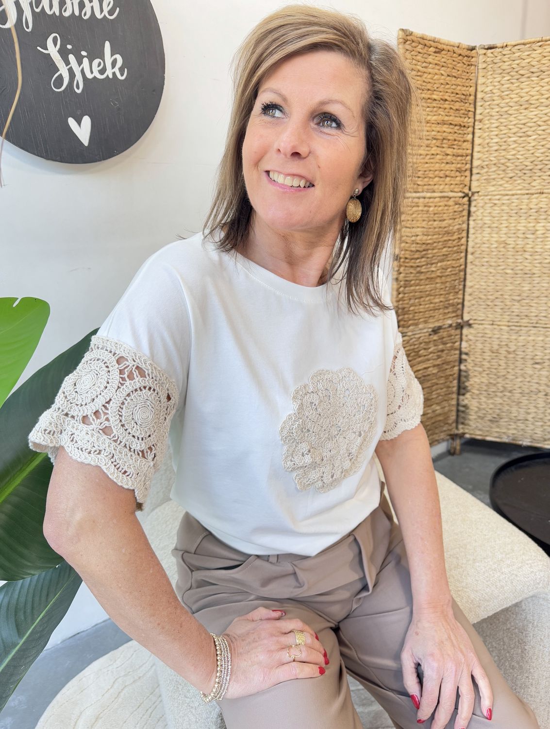 Tshirt Maya Geborduurde Bloem