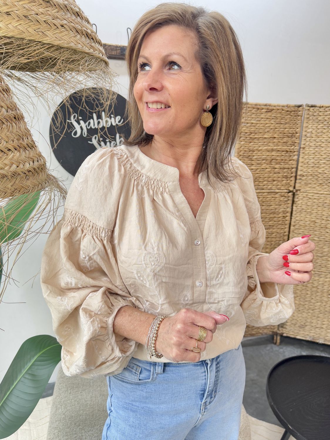 Beige Blouse May met Borduursels