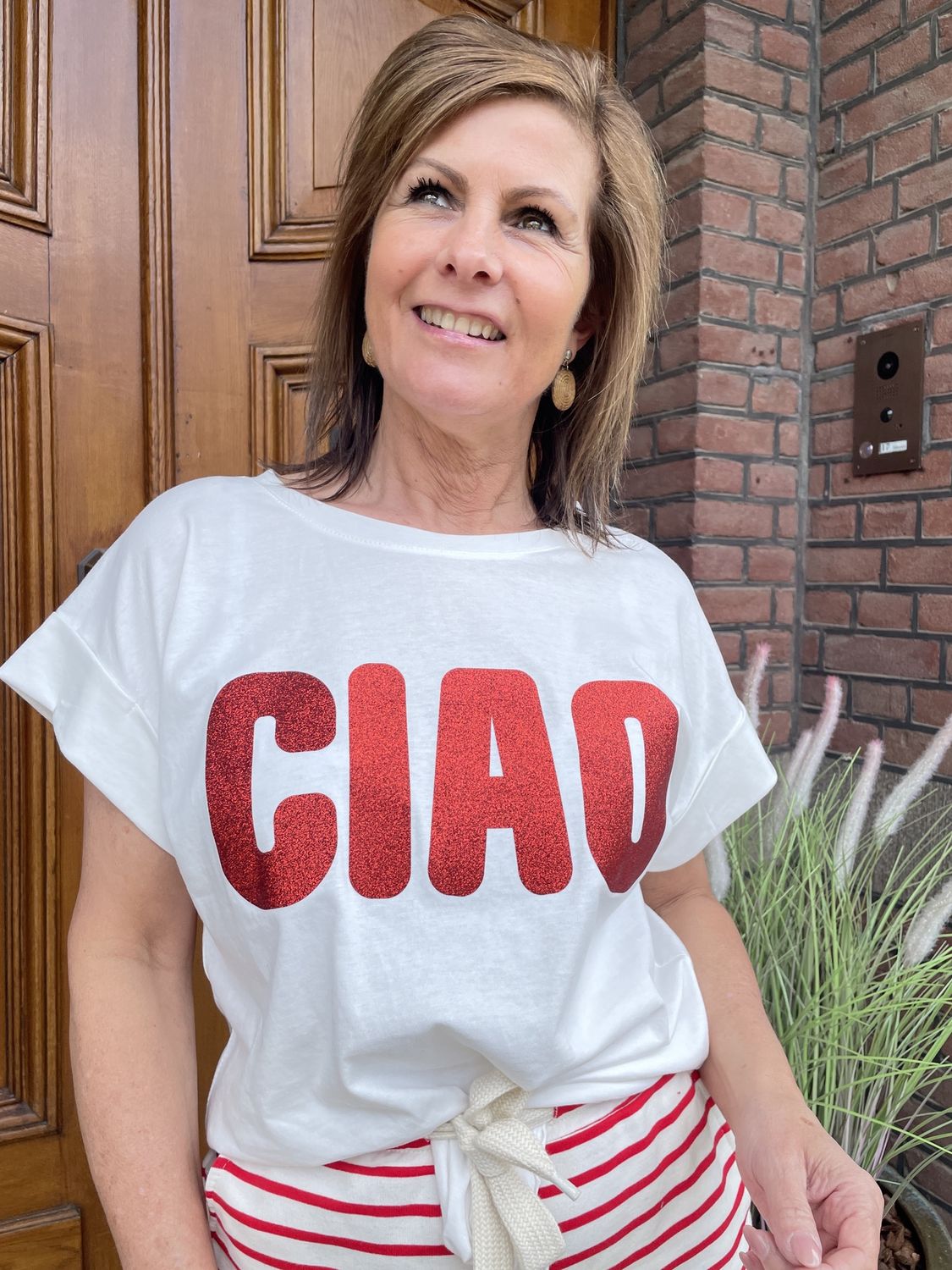 Wit Shirt met Rode CIAO Letters Eliora