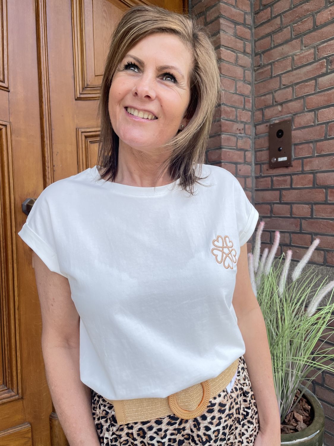 Wit T-shirt met Geborduurde Klaver Isabel