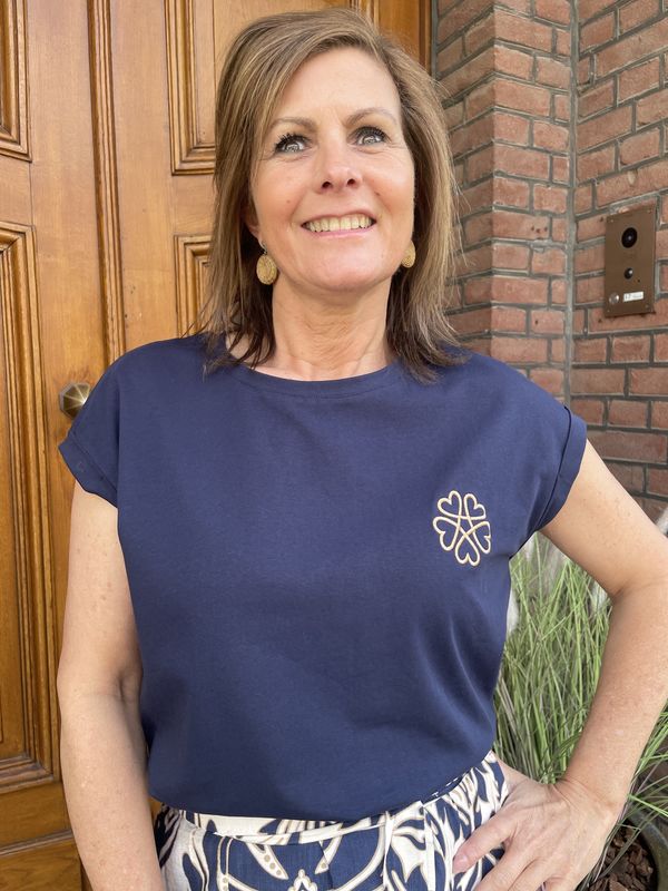 DONKERBLAUW T-shirt met Geborduurde Klaver Isabel