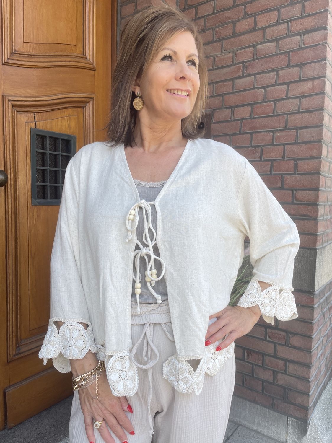 BEIGE Top / Vest met STRIKJES