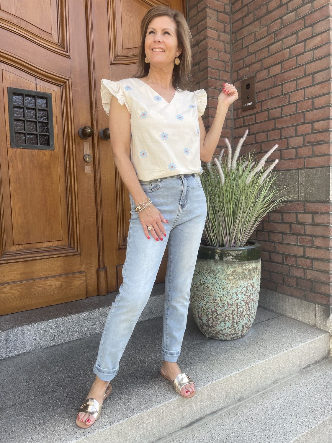 MOM JEANS - LICHTE WASSING - Pasy