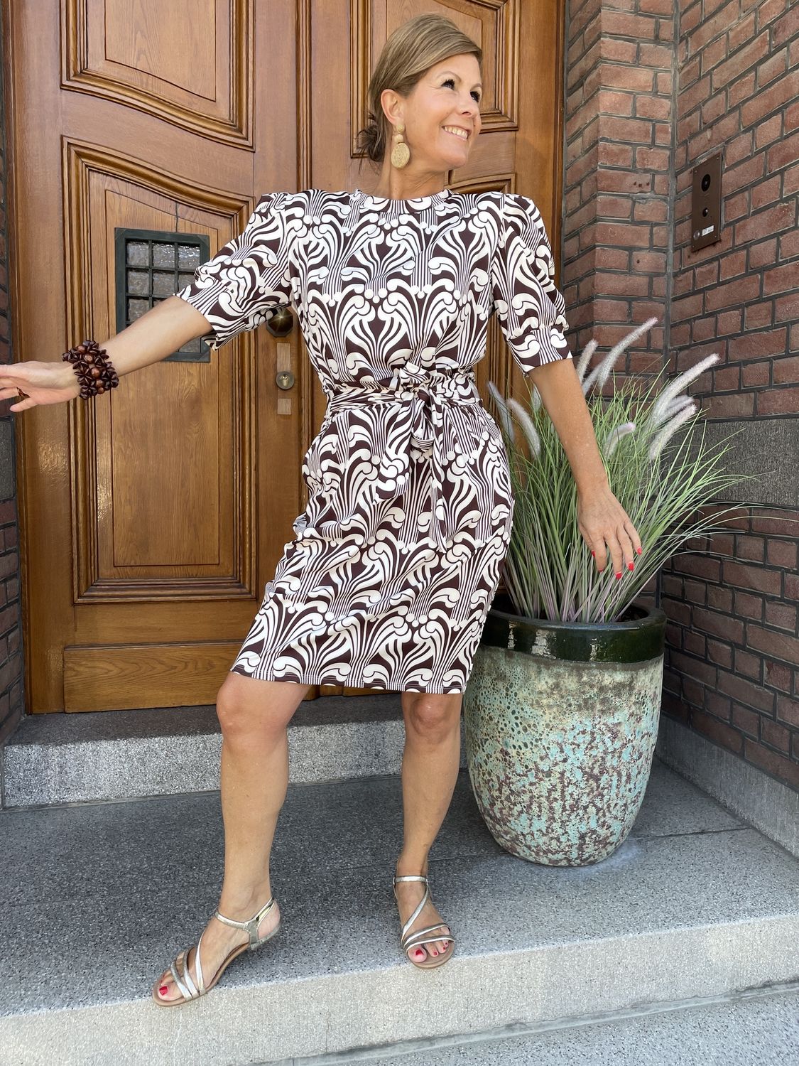 BRUINE PRINT - TRAVELLERSTOF STRIK JURK MAEVE