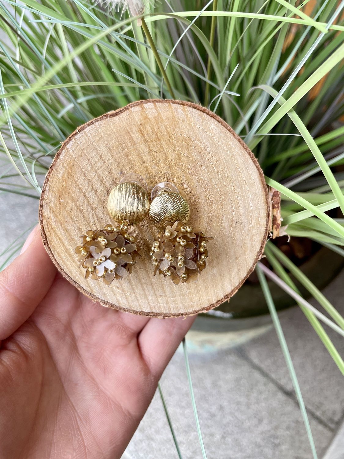 OORBELLEN - GOUD met BRONS KRALEN BOLLETJE