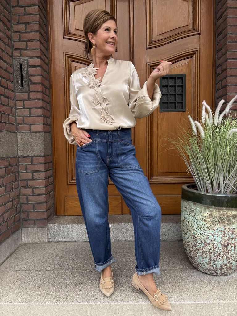 Arc Leg Jeans - Selena Astra Blue