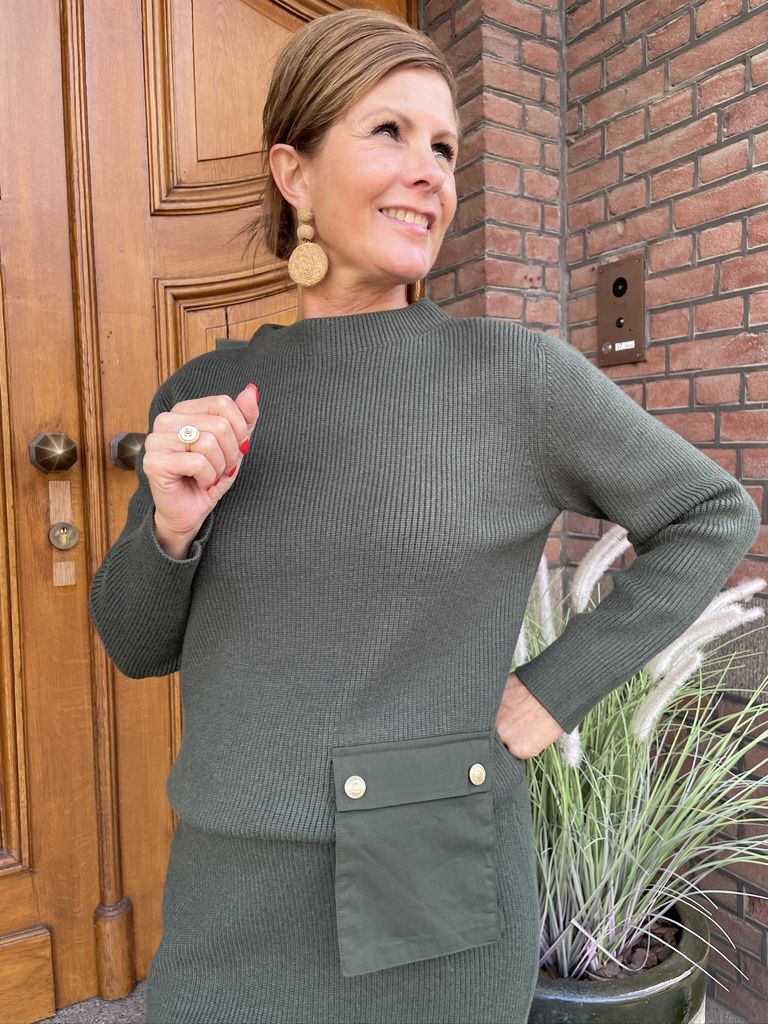 B842 Kaki - Pull met Ronde Hals