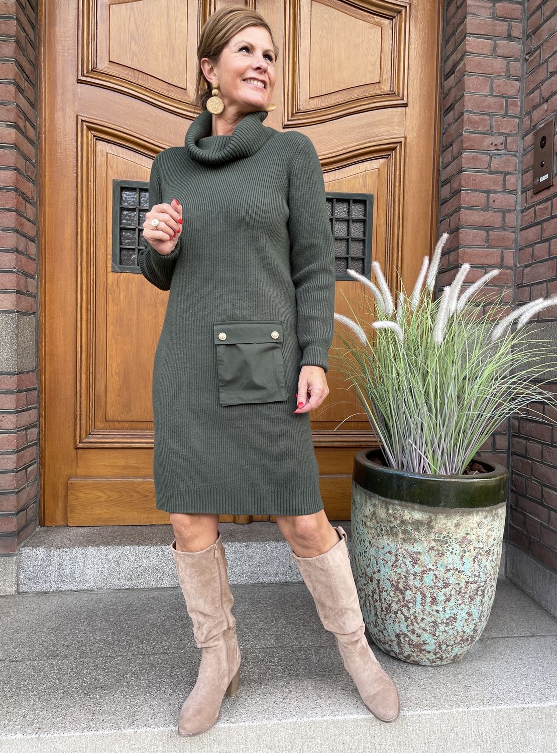 B843 Kaki - Jurk met Rolkraag