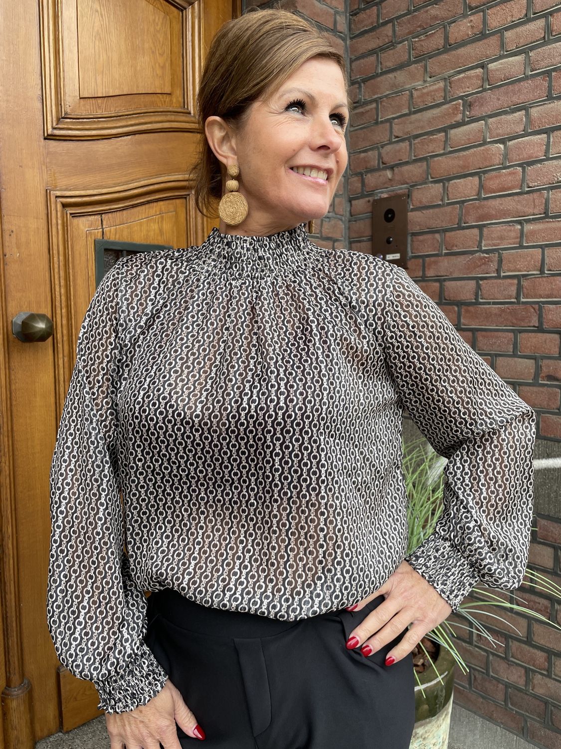TURTLE BLOUSE ZWART -  met KETTING PRINT