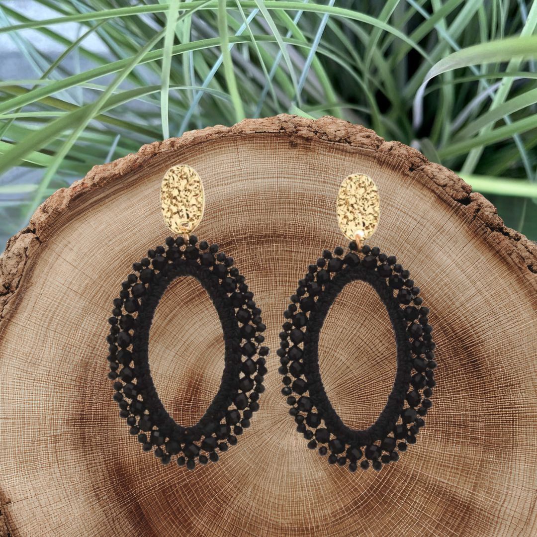 OORBELLEN - ZWARTE KRALEN - OVAAL