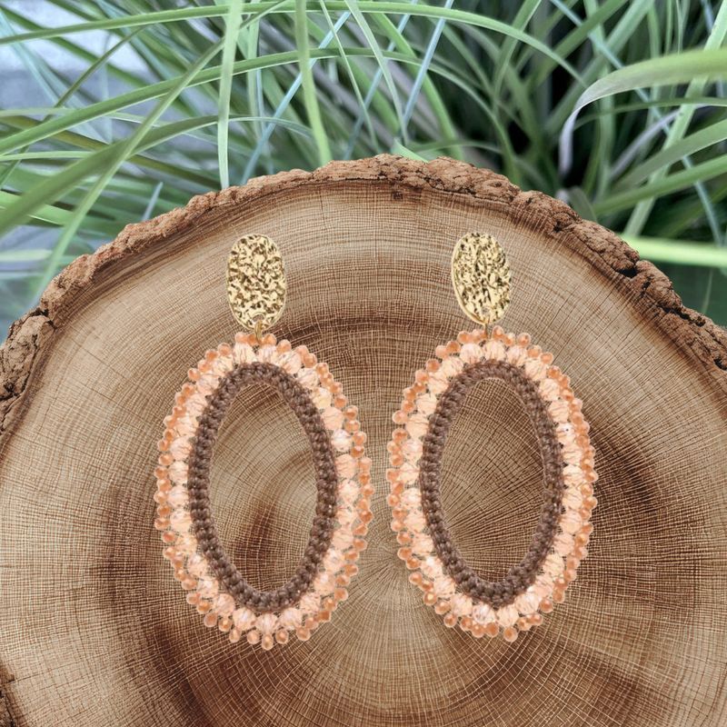 OORBELLEN - BEIGE KRALEN - OVAAL
