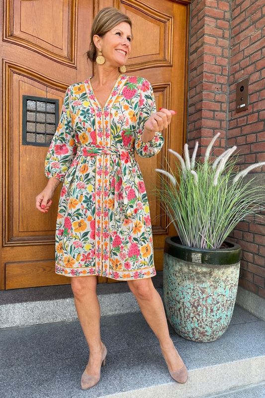 C402 P137 - Jurk met Design