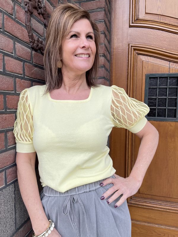 GELE TOP - 8903 met kanten mouw