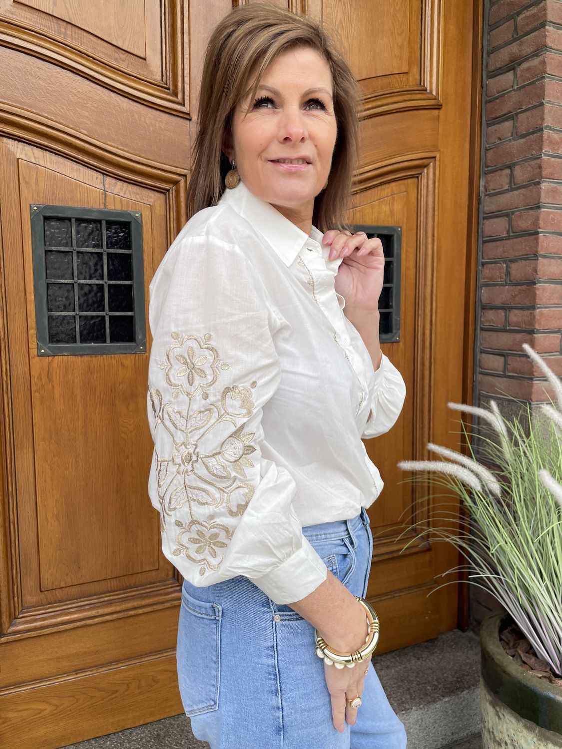 Witte blouse met Goud borduursels
