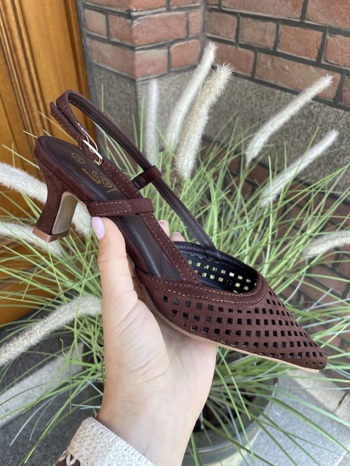 CHOCO SLINGBACK - Opengewerkt