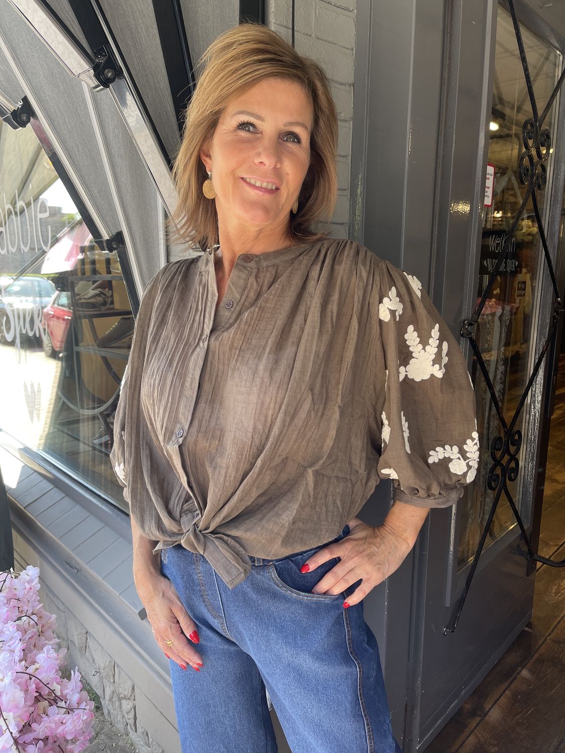 Blouse met Bloemenmouw - Bruin