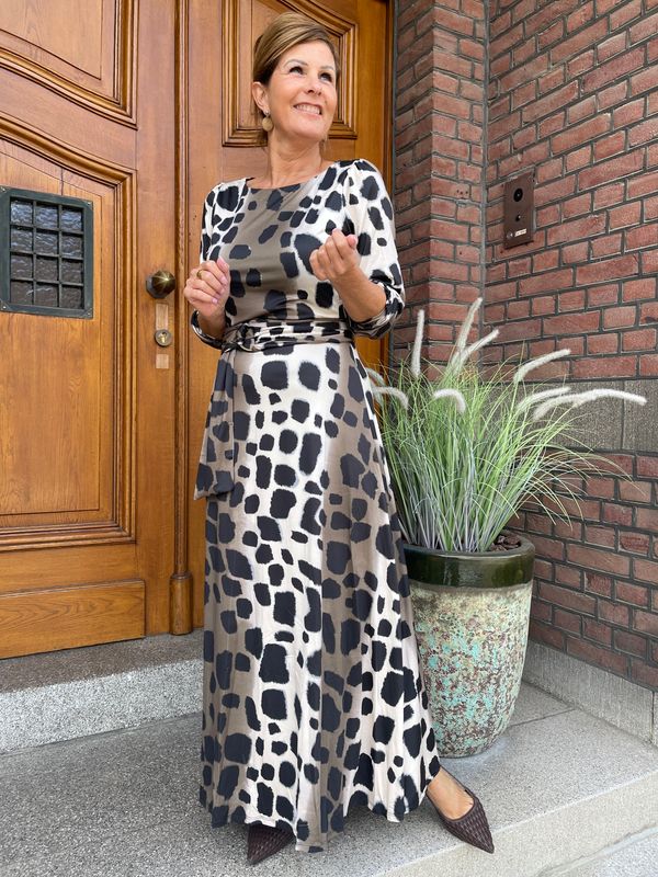 D118 P147 - Maxi Jurk met Dierenprint