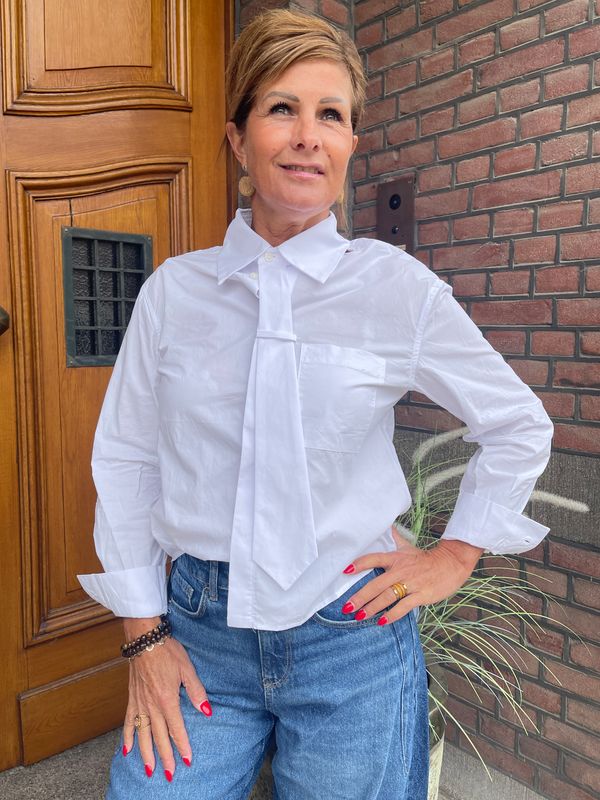 Witte Blouse met Stropdas