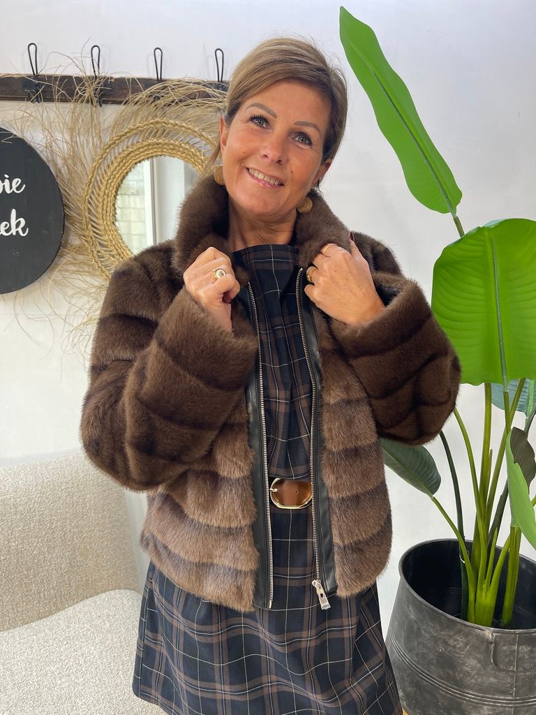 Fluffy Jas met Streepdetail - Choco Bruin