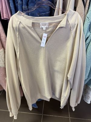 Cream Long Sleeve Exposed Seam *Curvey*