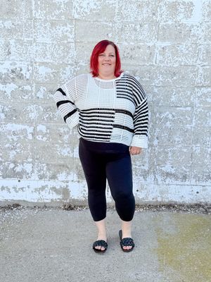 Indie - hallow knit sweater