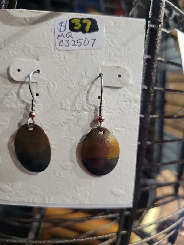 3/4&quot; domed oval earring &quot;rainbow blush&quot;