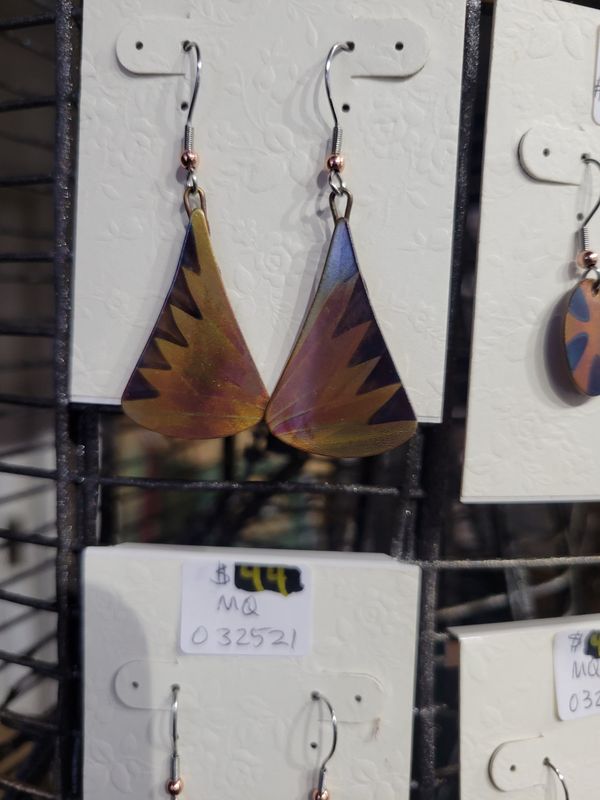 rounded tri earring &quot;wind and fire&quot;