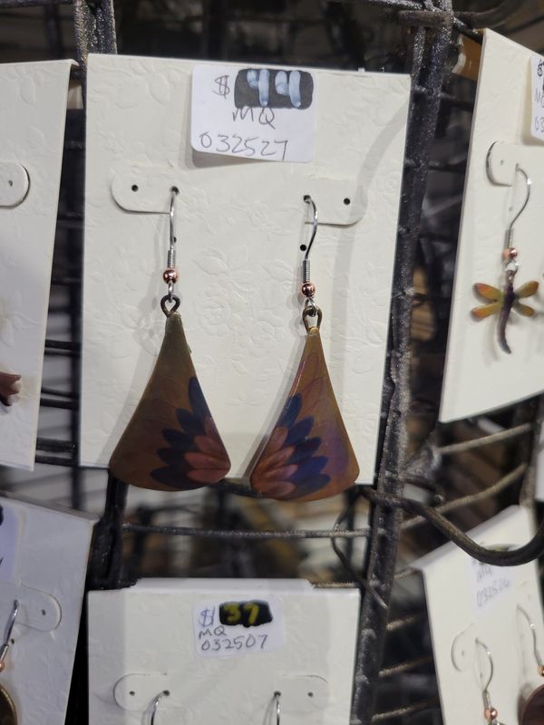 rounded tri earring &quot;feather&quot;