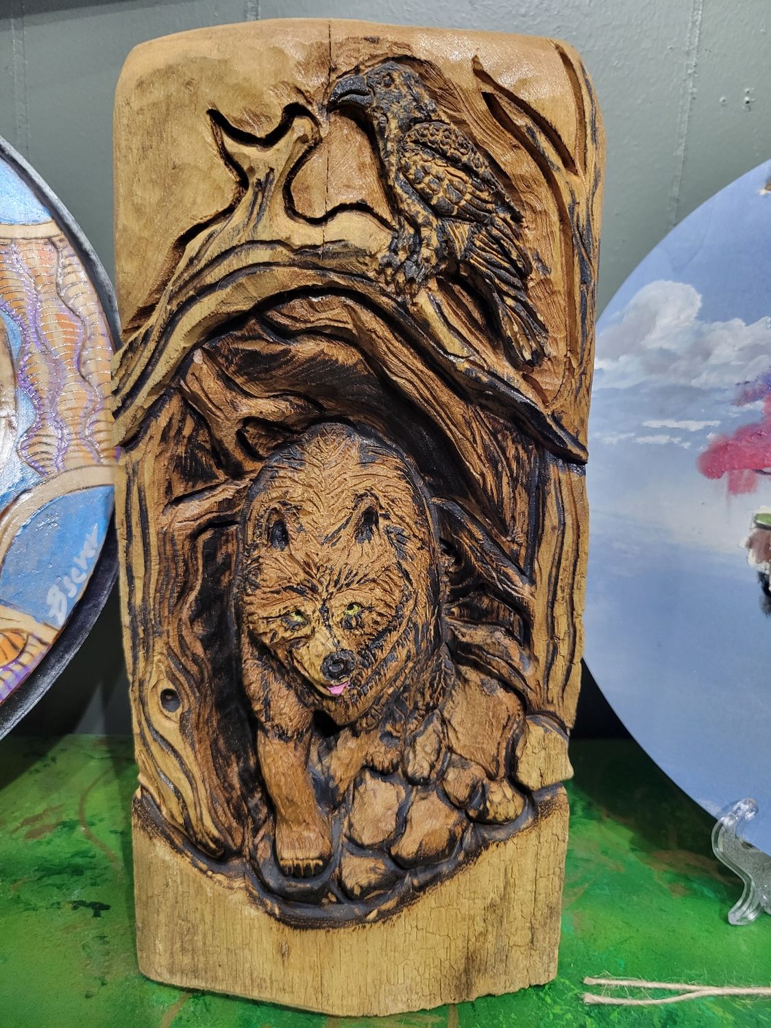Wolf&#39;s Den Carving