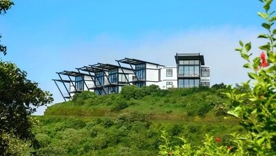 Galapagos, Pikaia Lodge