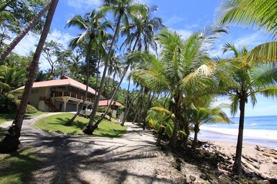 Tango Mar Beachfront Boutique Hotel & Villas (Nicoya Peninsula - Costa Rica)