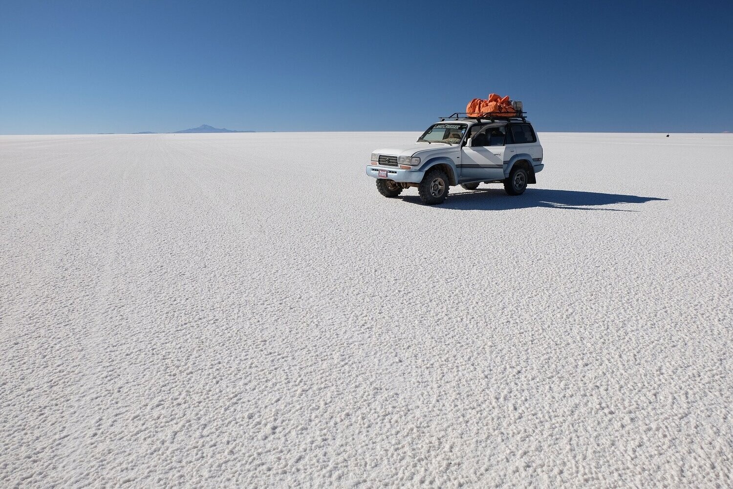 Immergez-vous dans l&#39;immensité blanche du plus grand désert de sel au monde !