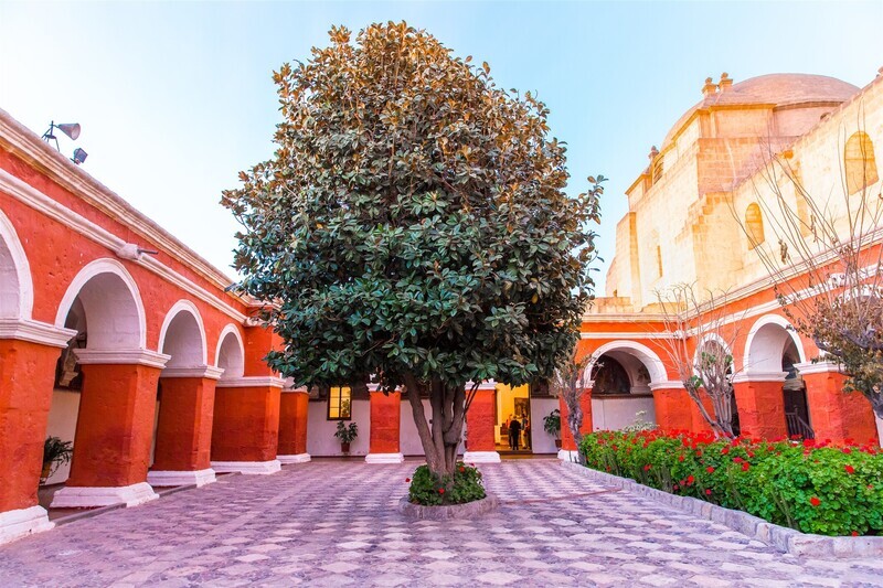 Pérou, Hola Perú