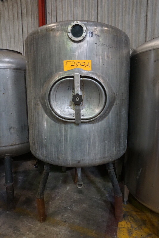 Elevated Cellar Tank - Secondhand Elevated Cellar Tank - Secondhand