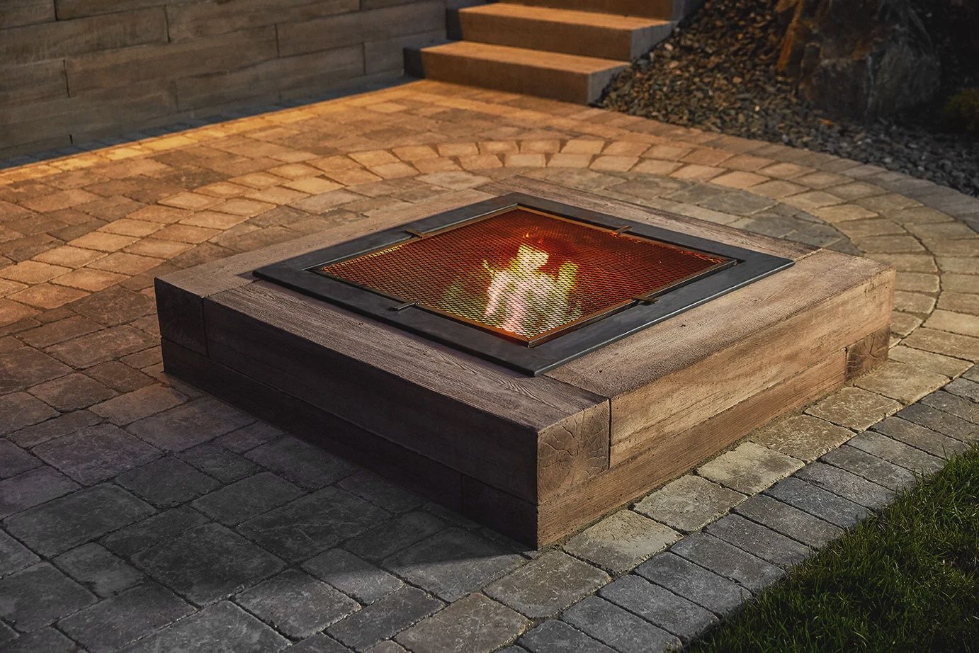 Bridgewood Fire Pit, Size: Bridgewood Wall Fire Pit, Color: Cedar Brown