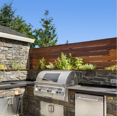 Expand Your Living Space with an Outdoor Kitchen
