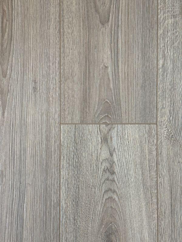 Trend Oak 12mm Laminate