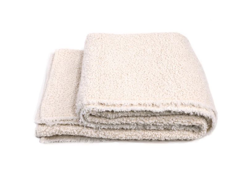 Kurlisuri 01 White Throw | 59x66