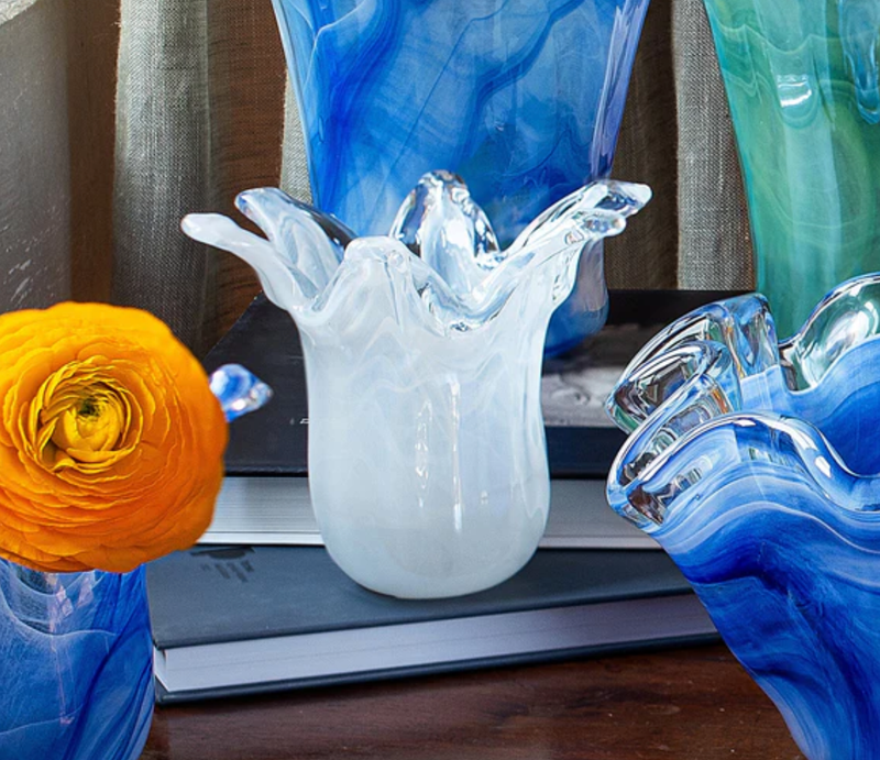 Onda Glass White Petite Vase