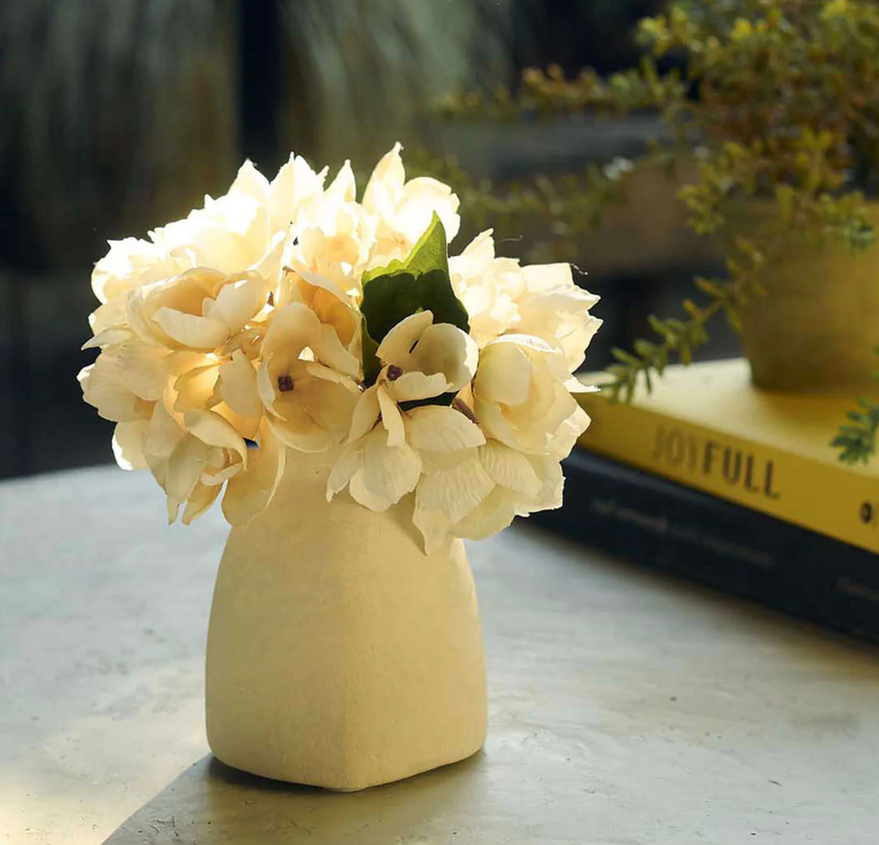 Leary Vase