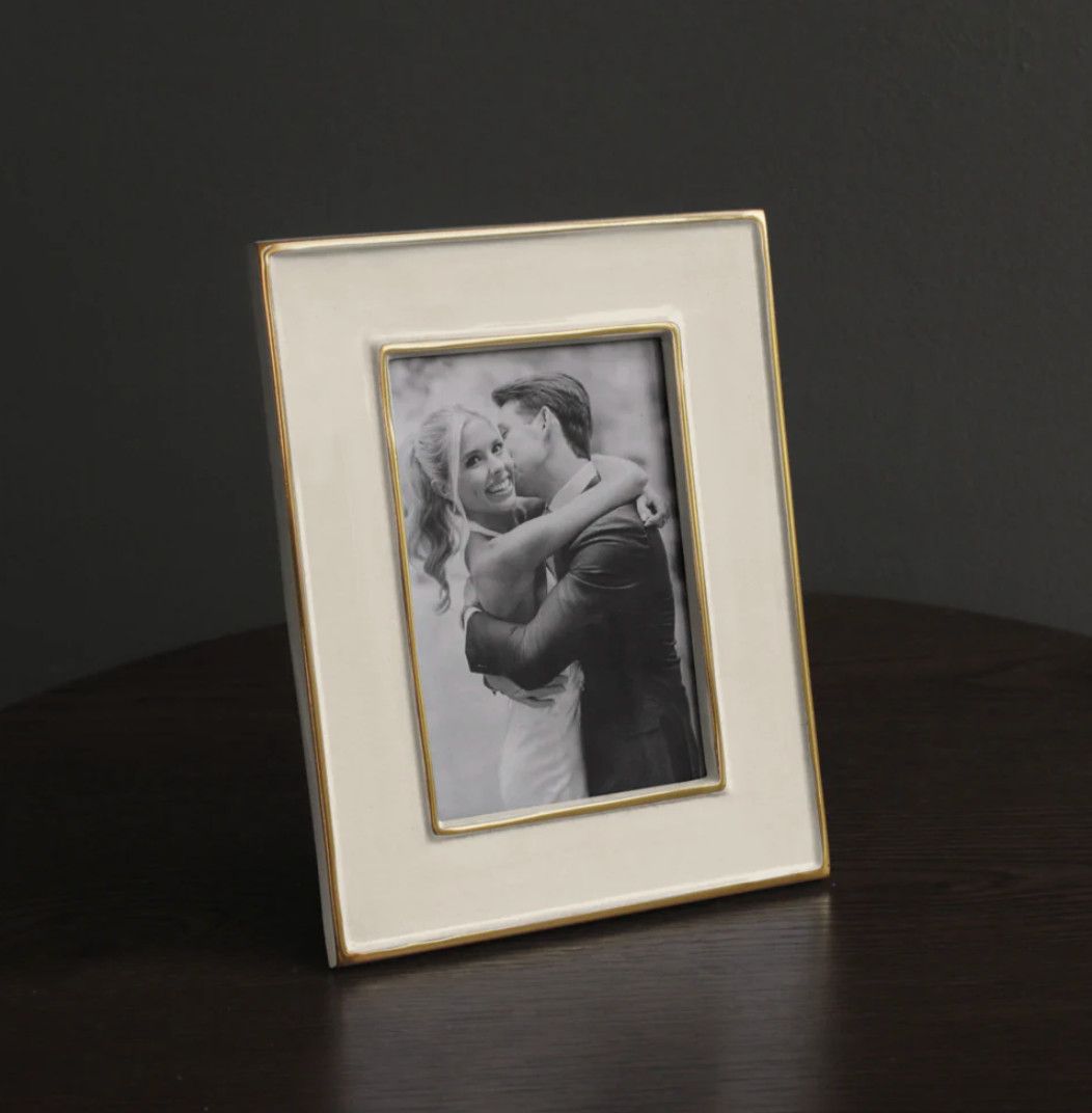 Encanto Jason Frame | Cream | 5x7