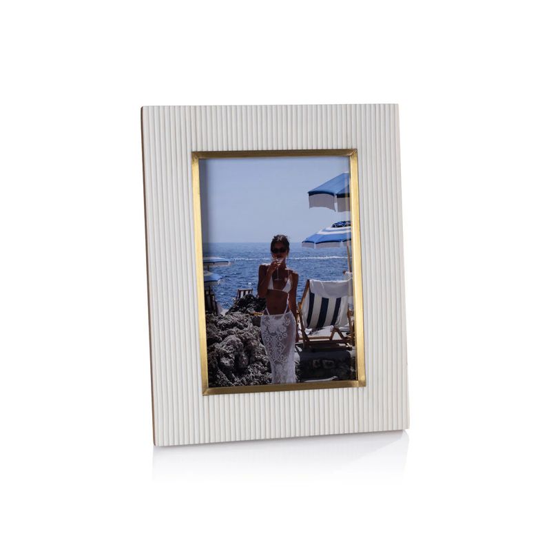 Bossa Ribbed White Resin w/ Brass Photo Frame | 5x7